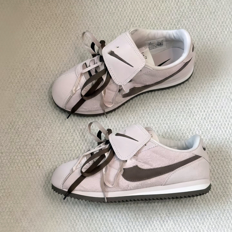 High-Quality Cortez Velcro Flip-Top Sneakers, Suede Lightweight Comfortable Running Shoes for Men and Women, Couple's German Training Shoes High-Quality Cortez Velcro Flip-Top Sneakers, Suede Lightweight Comfortable Running Shoes for Men and Women, Couple's German Training Shoes