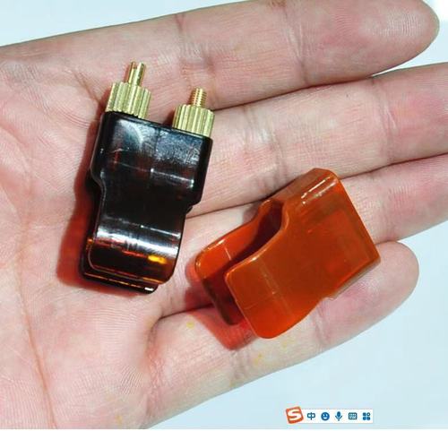 Self-produced and self-sold factory-delivered Erhu auxiliary accessories are not easily damaged and are resistant to pressure. Two-color optional fourth-generation fine tuner.