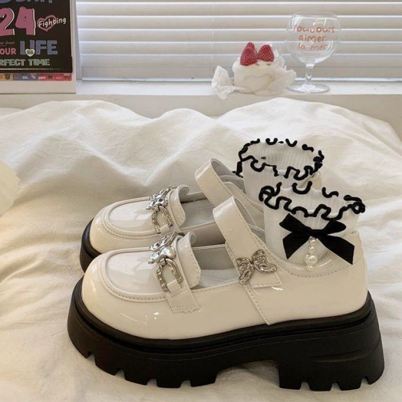 Белая толстая подошва для кексов, чтобы увеличить маленькие кожаные туфли, женские 2024 новые весенние винтажные липучки, круглые туфли Мэри Джейн