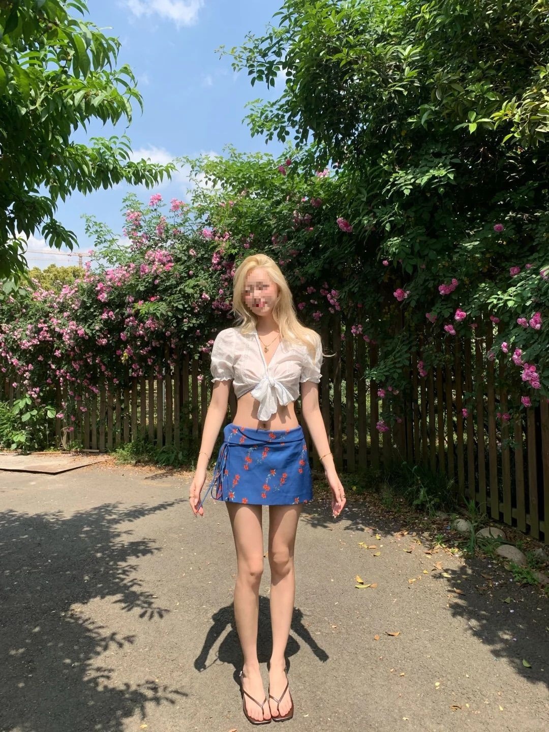 套装女2025夏季新款欲风绑带短款衬衫上衣高腰蓝色碎花半身裙潮棉