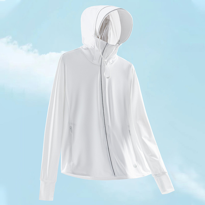 Ropa de protección solar de seda de hielo para hombres, estilo fino de verano, protección solar de seda de hielo resistente a los rayos UV, amantes transpirables, ropa de piel con capucha ligera para mujeres