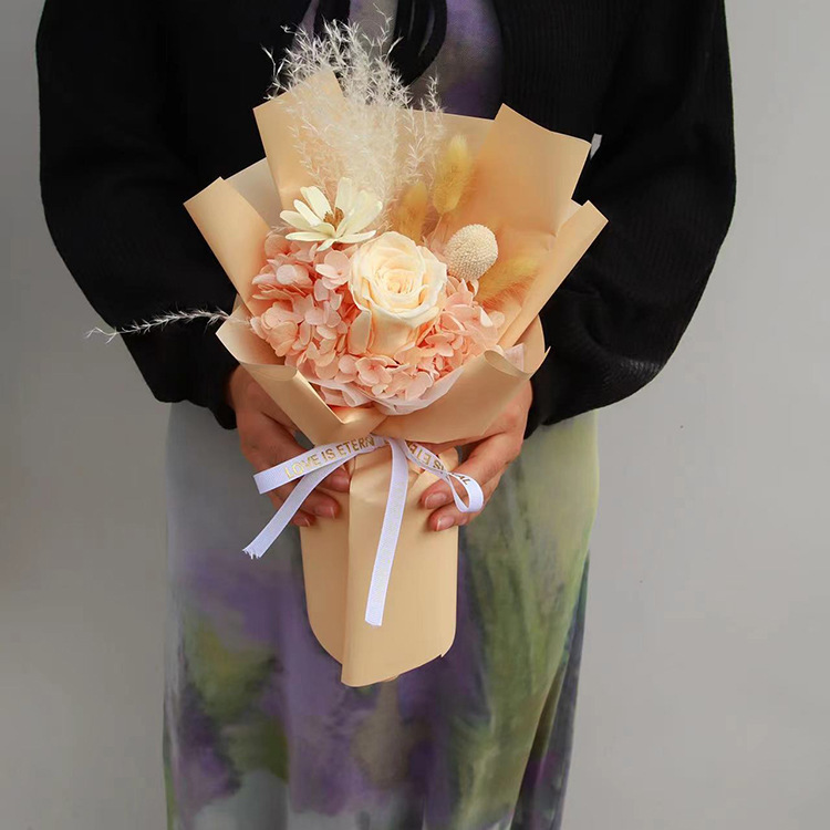 Producto terminado de rosa eterna, pequeño ramo para el Día del Maestro y la temporada de graduación, un ramo de flores secas eternas de alta gama para maestros y compañeros de clase.