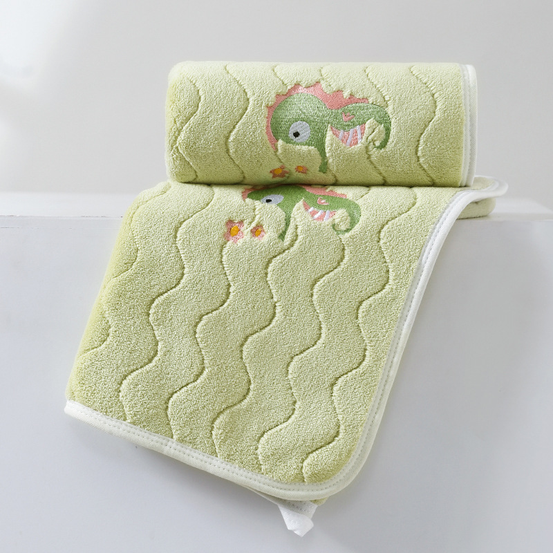 9233-light green seahorse