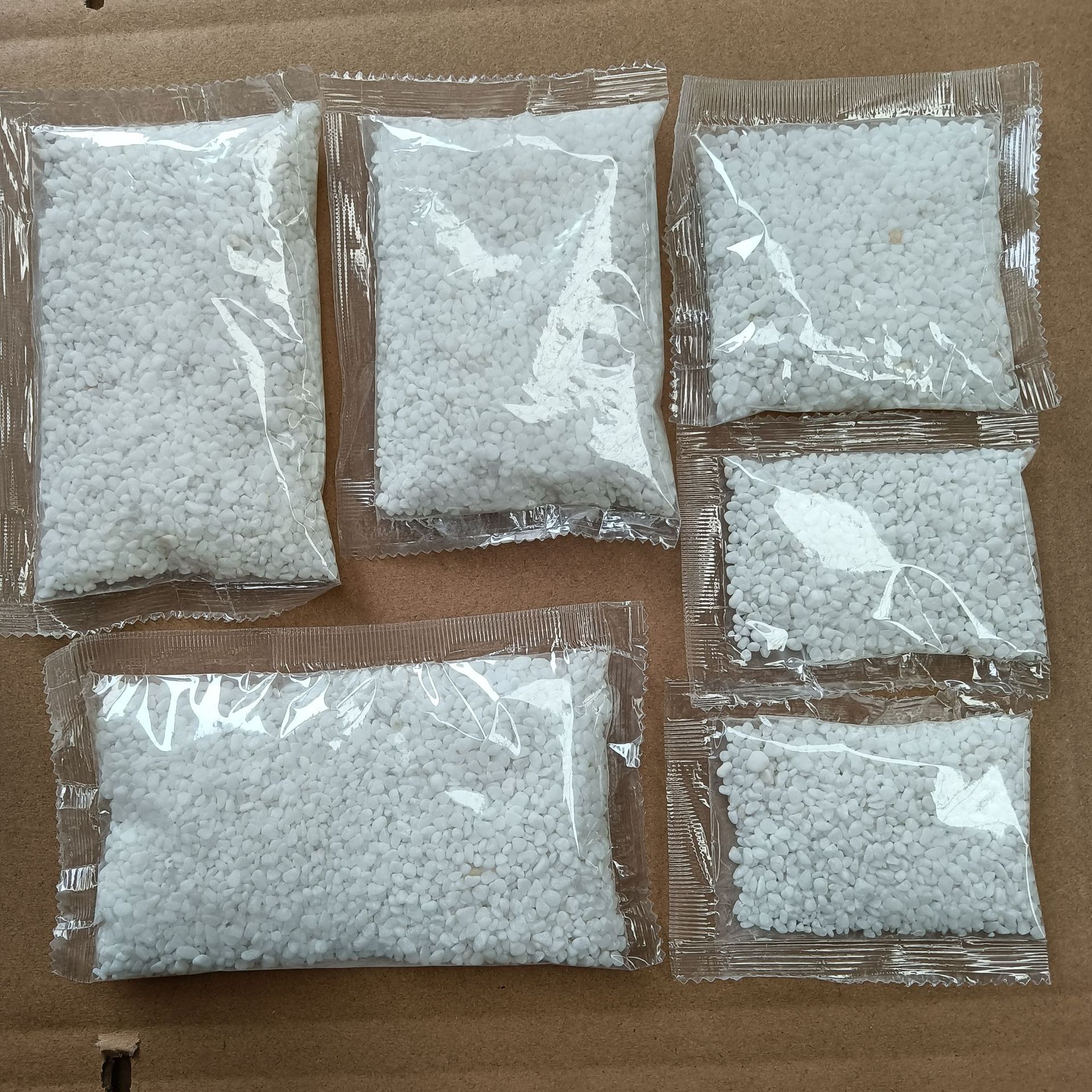 园艺白石子石头 多肉植物盆栽装饰鹅卵石30克一袋白色鹅卵石