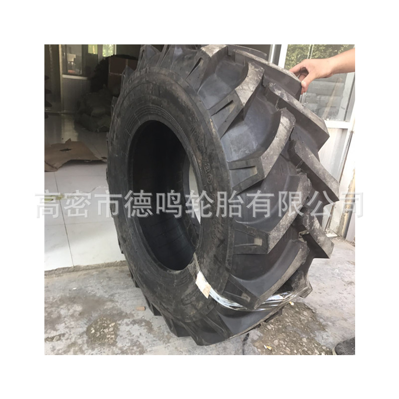 Suministro de neumáticos agrícolas 540/65R30 patrón de espiga neumático