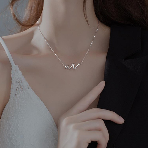 Serpentine Geometric Spiral Wave Necklace for Women | Niche Design Statement Clavicle Chain | Minimalist Trendsetting Instagram-Famous Clavicle Necklace