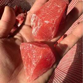 批发红水晶原石 西瓜红3-5公分块水晶玫瑰混合矿物原石