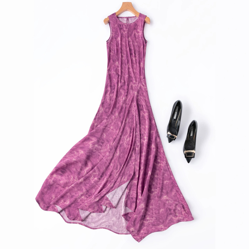 45 ° Bias-Cut Mulberry Silk Slim-Fit Holiday Dress! Irregular Scarlet Silk Tank Top Dress with a Large Hem 45 ° Bias-Cut Mulberry Silk Slim-Fit Holiday Dress! Irregular Scarlet Silk Tank Top Dress with a Large Hem