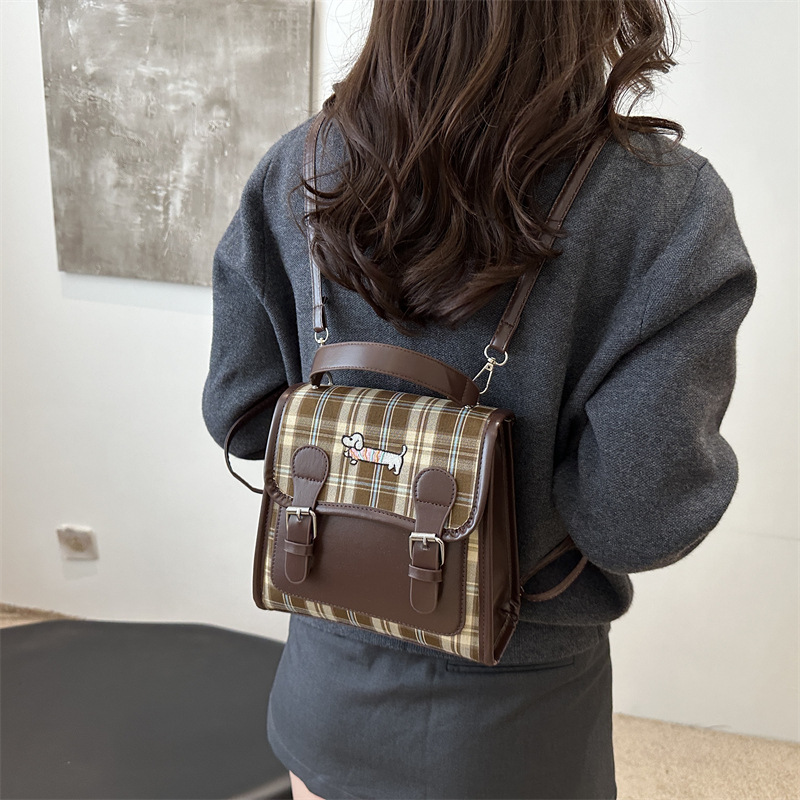 Mochila de moda para mujeres nicho de diseño portátil bolsas escolares coreanas retro ocio moda mochila de viaje ligera