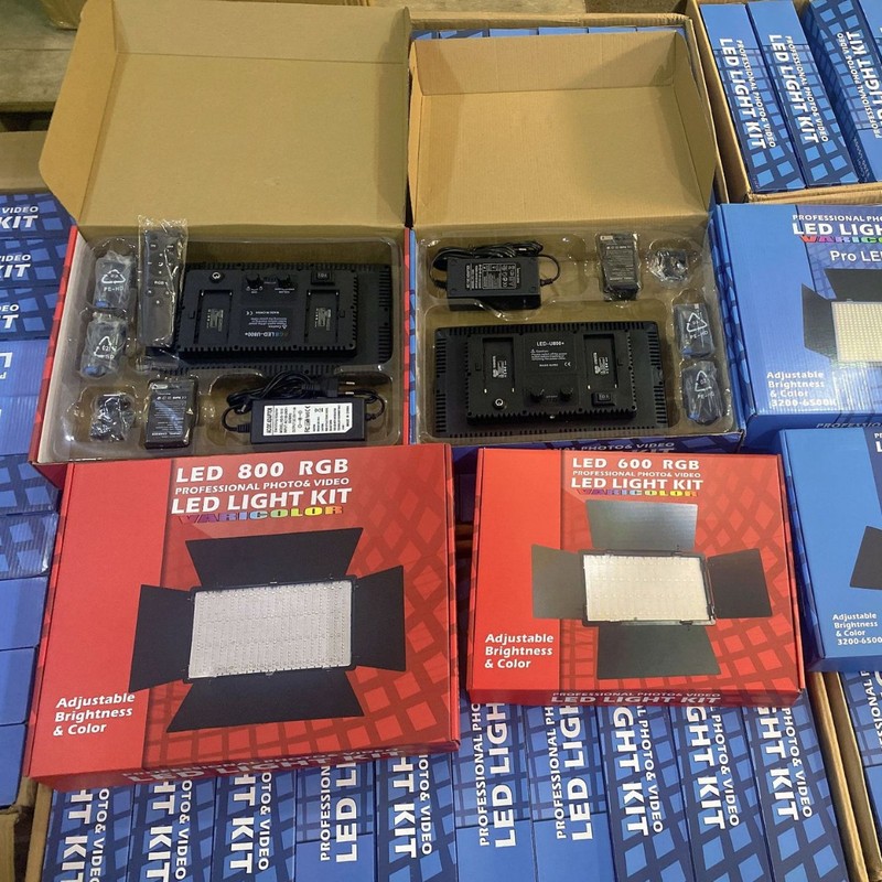 Pro led 800/600/led 660 RGB自慢の四葉バッフルランプを供給します。|undefined