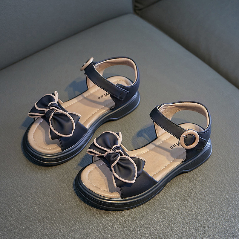 Sandálias de niñas 2026 verano nuevo niño moda versátil zapatos de playa arco Lefour hueco zapatos de dedo abierto image 4