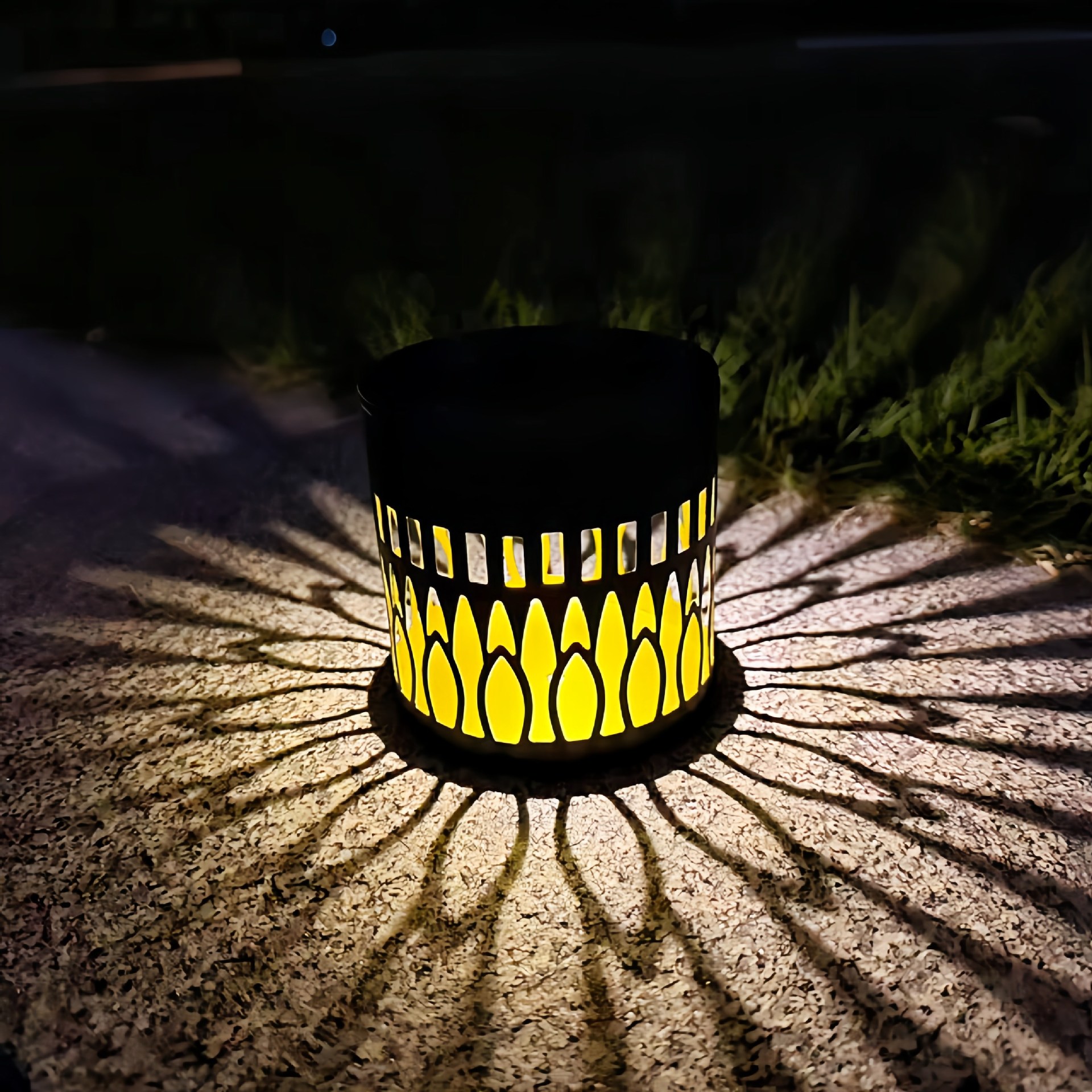 Solcellsdriven mandala solros vägglampa för trädgårdsbelysning_voghion.com