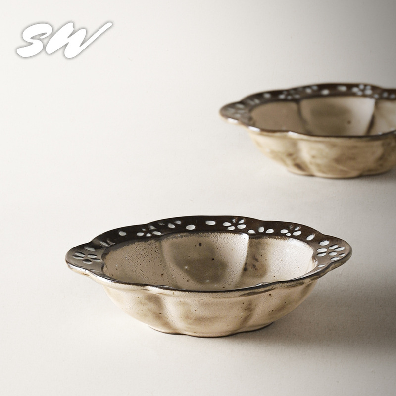 Three Mist Handmade Ceramic Small Floral Sauce Dishes Retro Coarse Pottery Soy Sauce Dishes Dipping Bowls Household Japanese-Style Small Plates Tableware
