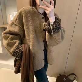 设计感撞色皮毛一体外套女秋冬款羊羔毛圆领单排扣开衫棉衣上衣潮