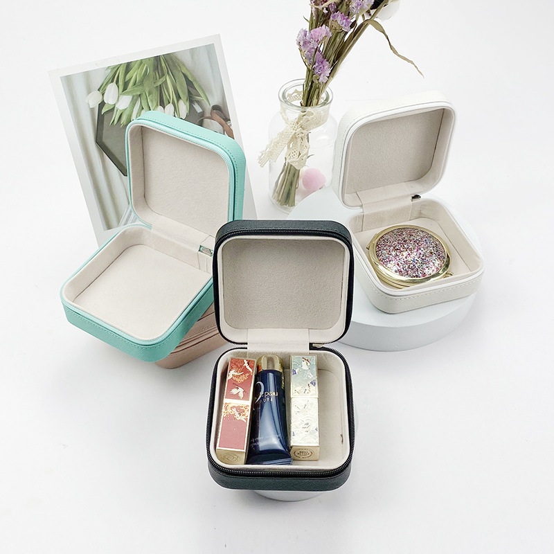Handheld storage system