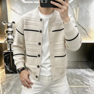 高端轻奢男士圆领条纹毛衣开衫秋季撞色线条通勤风针织外套