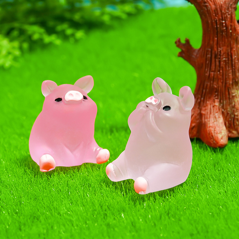 Comercio electrónico accesorios luminosos de bricolaje hechos a mano accesorios de resina pequeños adornos de micro paisajes regalos de papelería cerdito mate luminoso