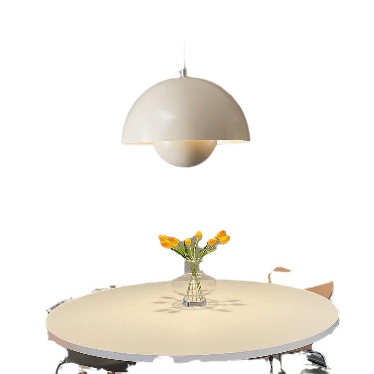 Lámpara de araña moderna minimalista de tres cabezas para restaurante, bar, dormitorio, lámpara de noche LED, estilo escandinavo simple, lujo asequible y creativo.