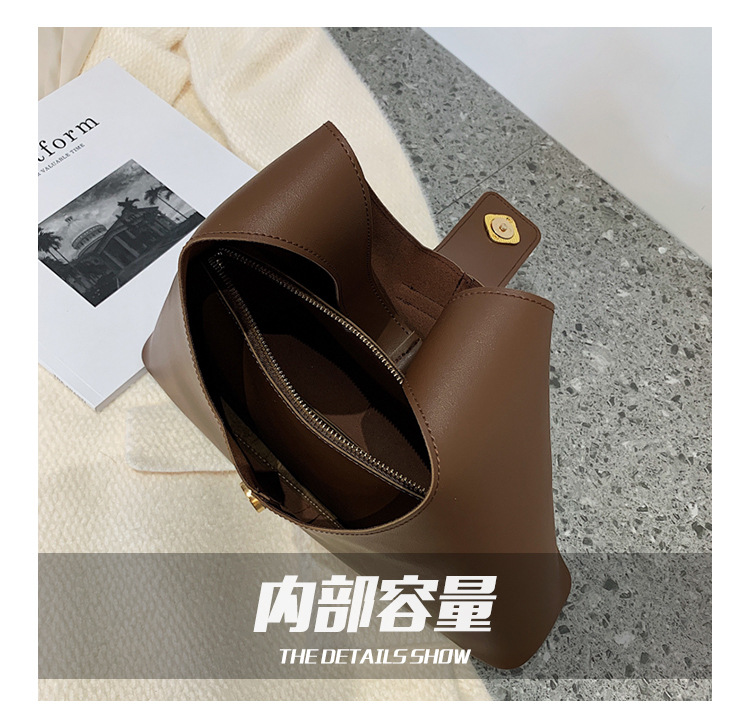 Fashion Solid Color Soft Metal Buckle Underarm Bag Wholesale Nihaojewelry display picture 1