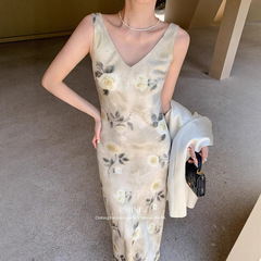 U+MINI十三行D7168新品气质小女人缎面印花斜裁显瘦收腰连衣裙女
