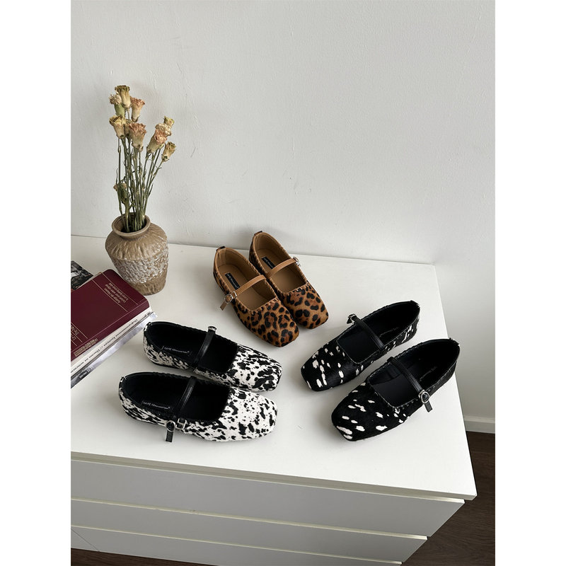 French Retro Leopard Print Square-Toe Mary Jane Shoes for Women, 2026 Spring Style, Flat-Soled, Elegant, Comfortable, and Very Beautiful Shoes