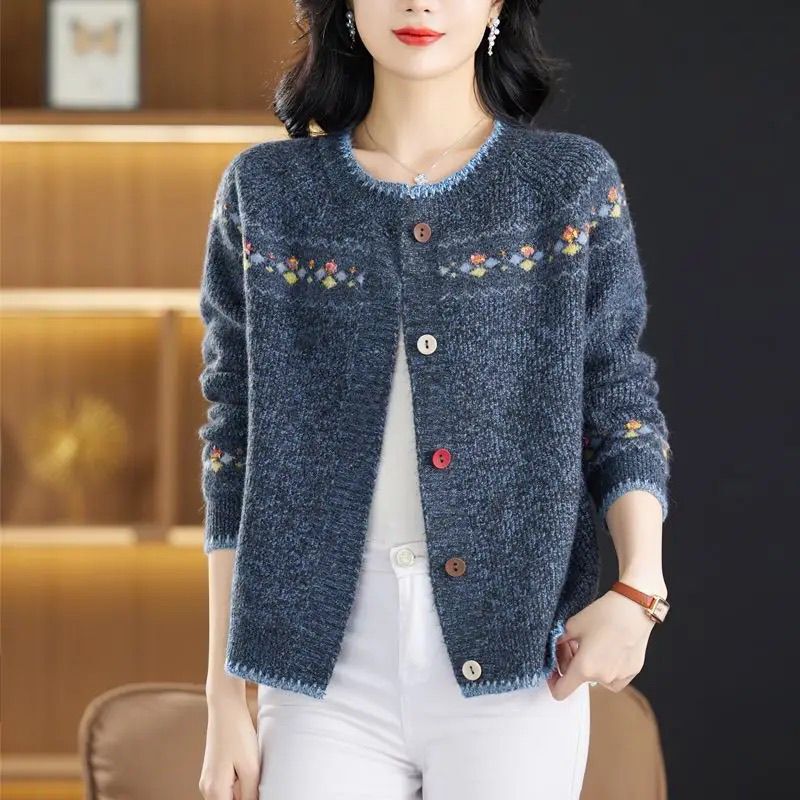 New Autumn and Winter Knitted Cardigan, Versatile and Loose-Fitting, Korean Style, Age-Reducing Women's Sweater Jacket, Short Outerwear Top, Trendy New Autumn and Winter Knitted Cardigan, Versatile and Loose-Fitting, Korean Style, Age-Reducing Women's Sweater Jacket, Short Outerwear Top, Trendy