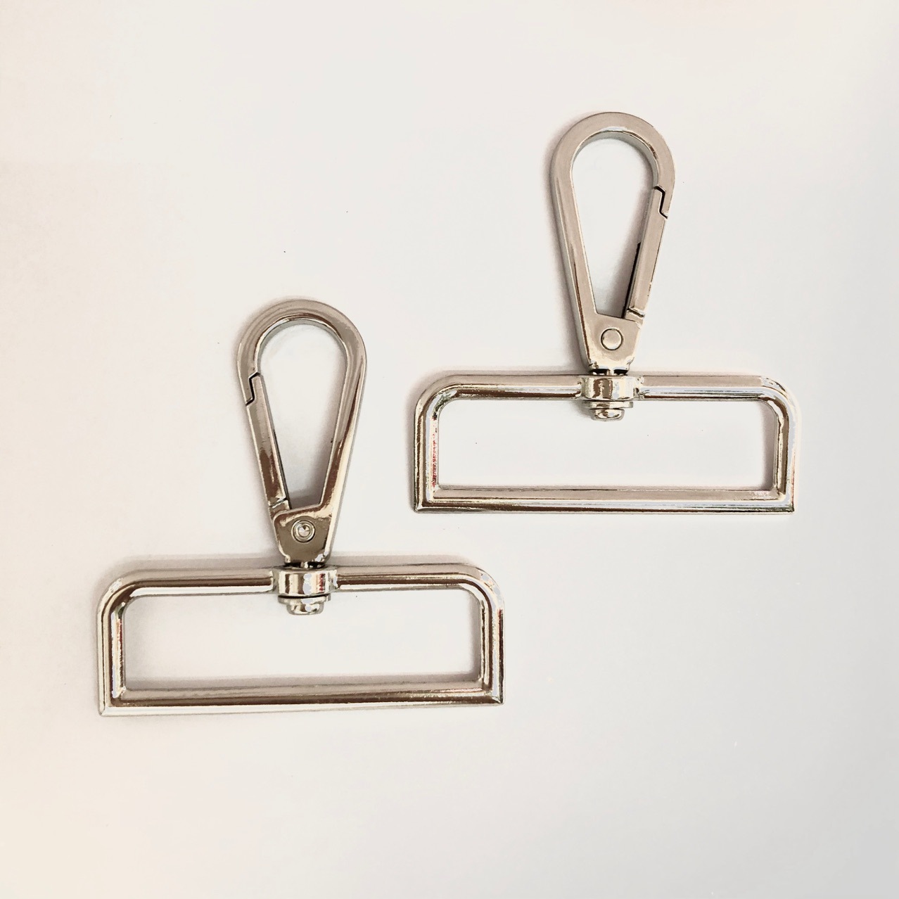 Manufactor goods in stock wholesale Luggage and luggage hardware parts diy originality Jewelry Dog buckle Pendant Hooks Plate buckle Key buckle