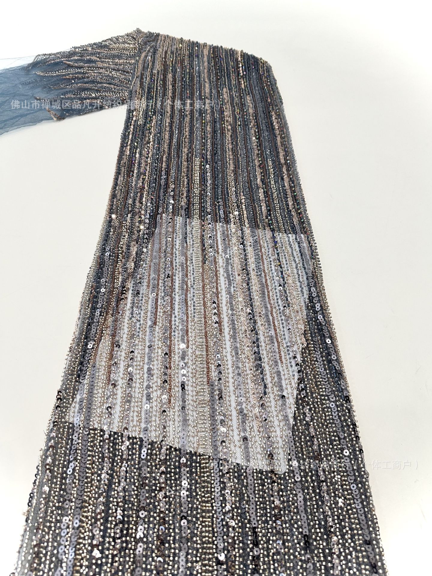 Tubo de perlas bordado Gaoding vestido de boda cena de moda vestido de tela de bordado de tela de rayas verticales Ganman