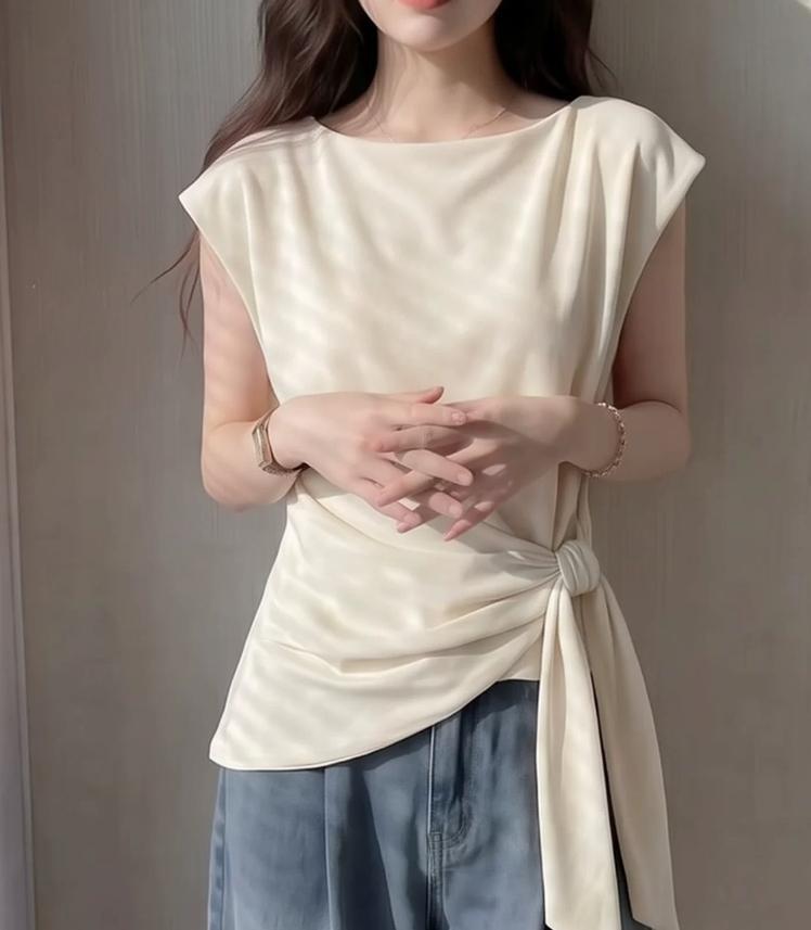 Áo thun nữ không tay thắt lưn bất quy tắc, phối dây rút eo, form ôm nhẹ — trắng ngà chi tiết 1