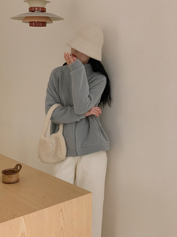 帆泰秋冬に合わせて、ベルベットの保温コートを厚くします。|undefined