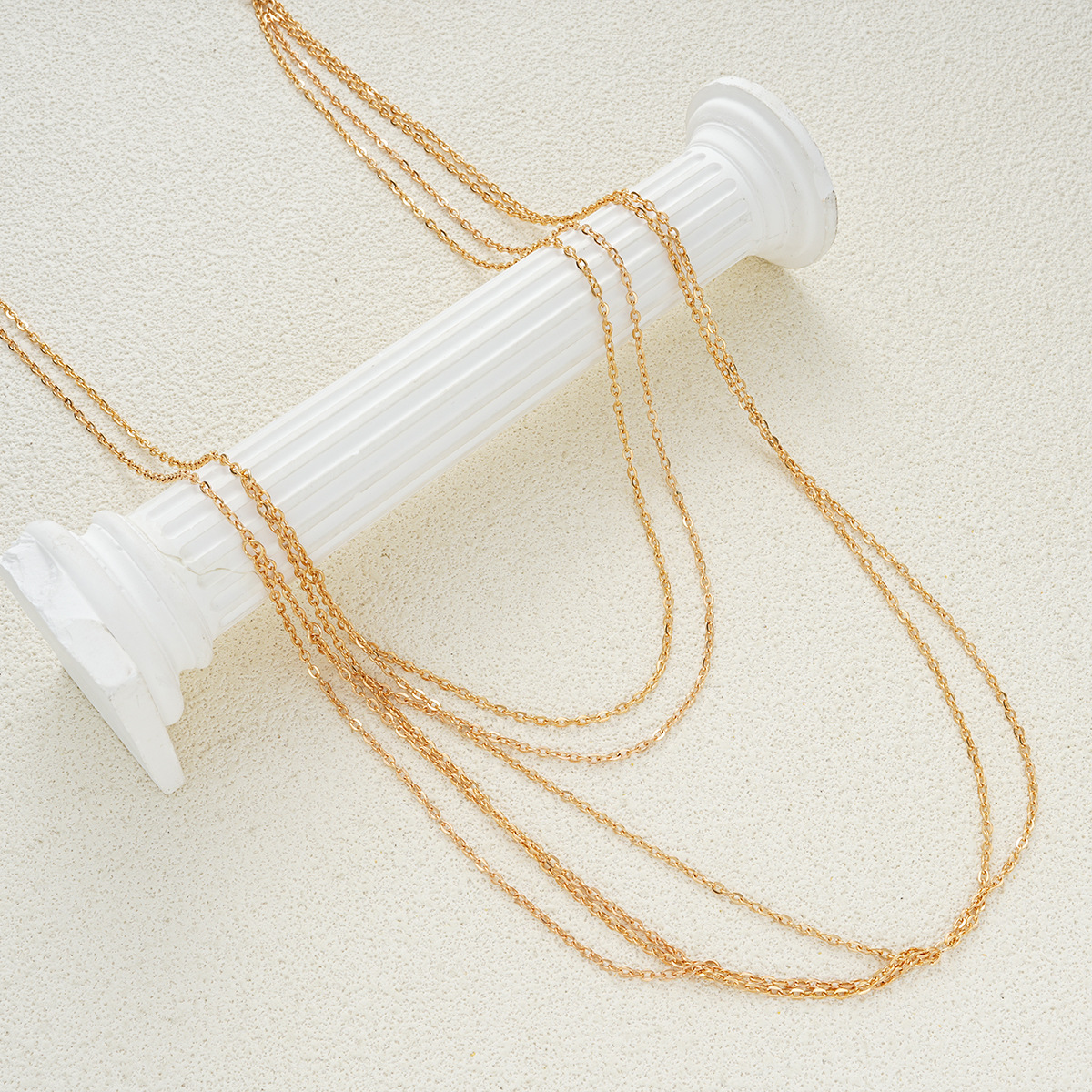 Nueva moda europea y americana joyas personales de diseño simple callejera damas elementos geométricos sexy cadena de pecho cadena de cuerpo