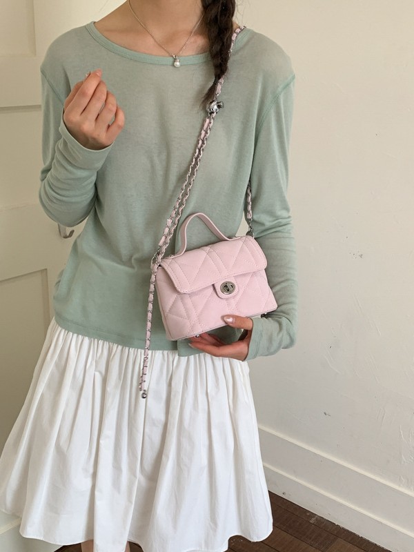 Bolso de mano de alta sensación para mujeres 2026 nuevo nicho pequeño bolso cuadrado de lujo ligero de estilo exterior pequeño viento fragante bolso de hombro de mujer image 5