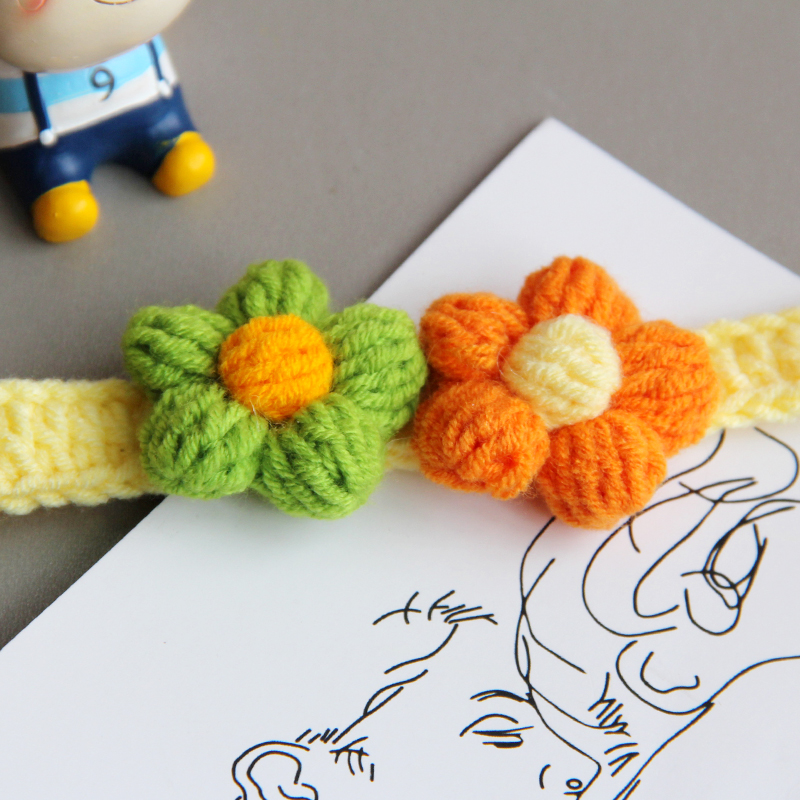 노란색 바탕에 주황색 녹색