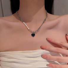 ins style sparkling necklace women's design sense niche green shiny diamond pendant clavicle chain light luxury hot accessories full figure