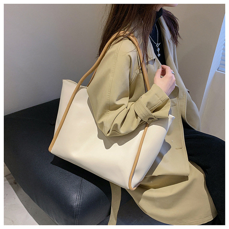 Casual Solid Color Large Capacity Autumn And Winter Commuting Tote Bag display picture 3