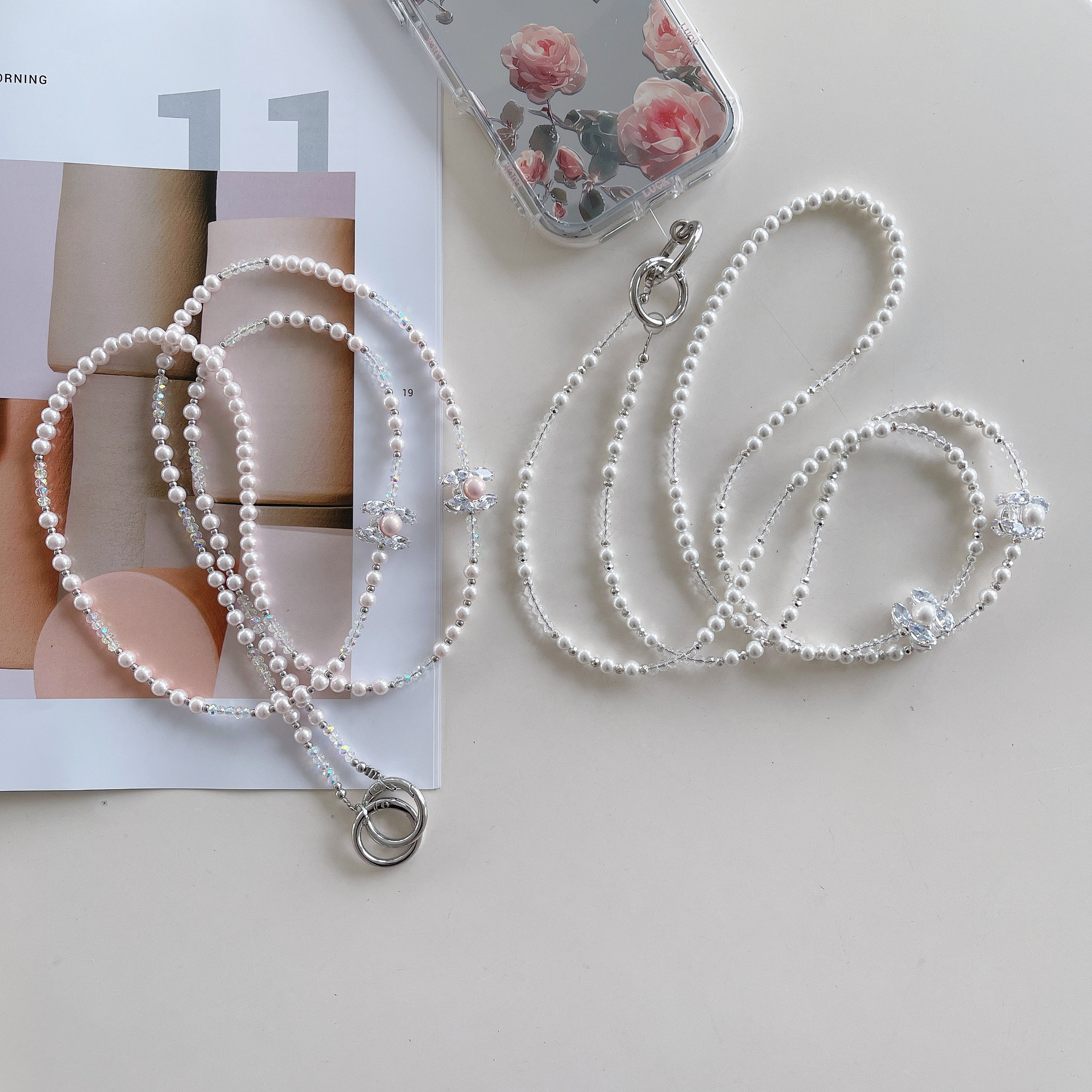 Cadena de teléfono móvil de alta gama hecha a mano de boutique, cadena larga de la serie Pearl Xiaoxiang, cordón de teléfono móvil de moda, colgante de mensajero largo