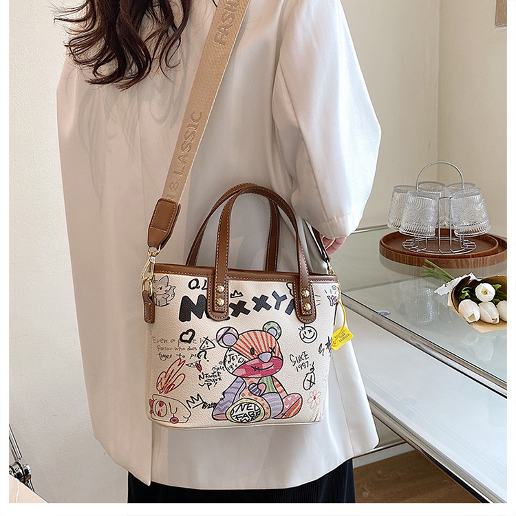 Women's Graffiti Shoulder Bag Large Capacity Fashion Bucket Bag_voghion.com