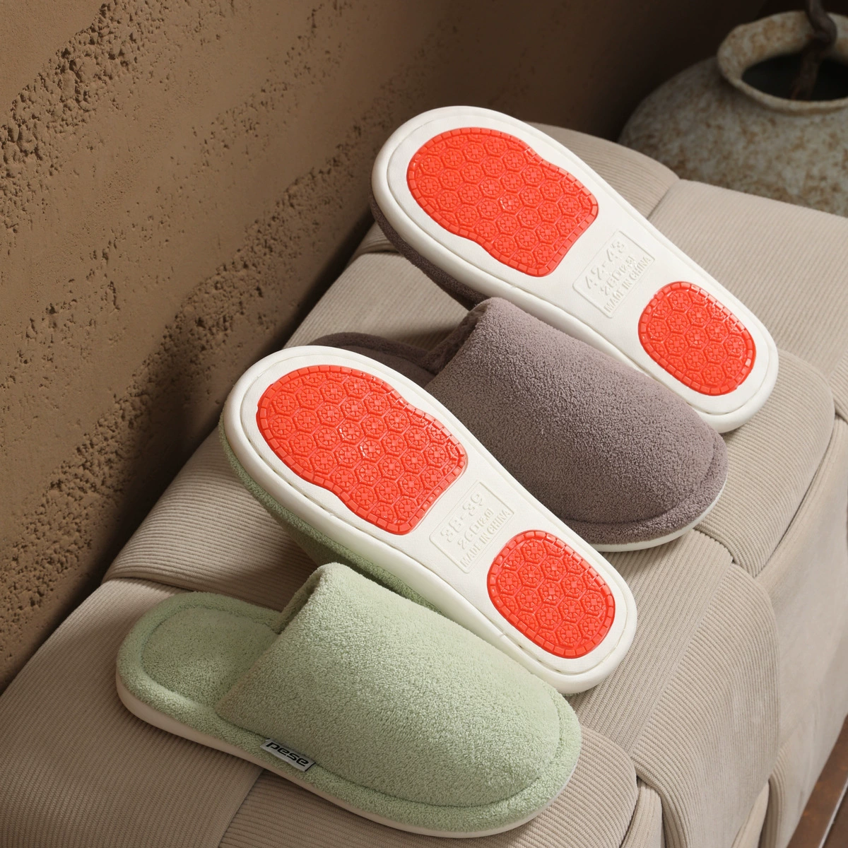 Winter keep warm non-slip slippers platform, soft sole