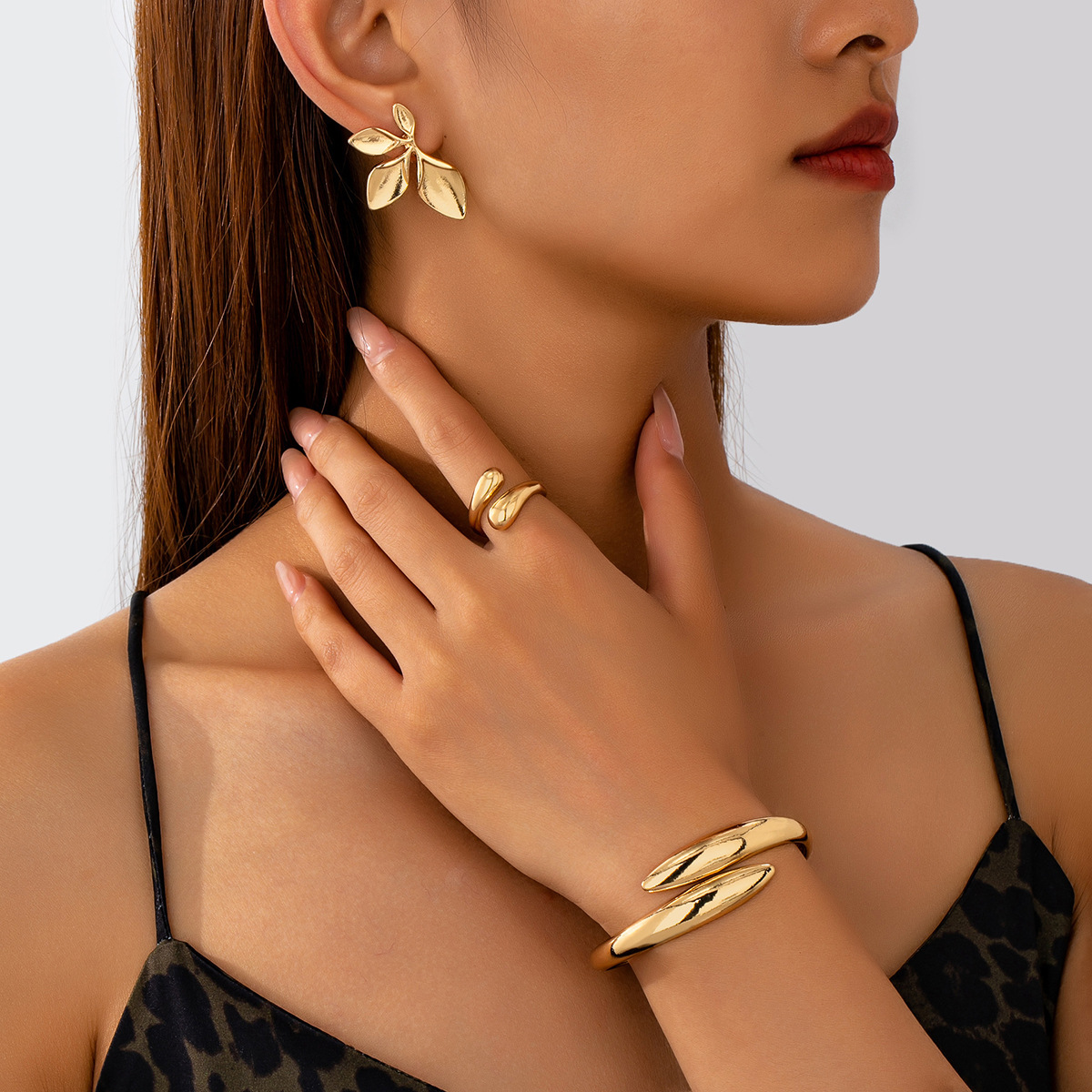 New Independently Developed Cross-Border European and American Fashion High-End Glossy Gold-Plated Earrings, Bracelets, and Rings