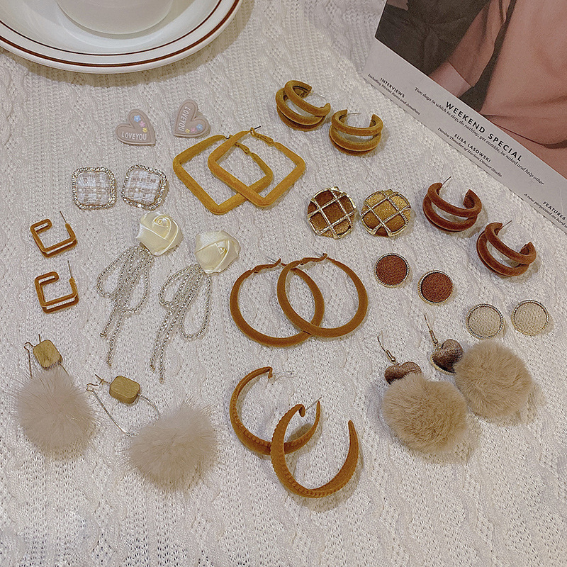 925 silver needle autumn and winter New plush earrings women's retro elegant high sense earrings trendy personalized earrings wholesale