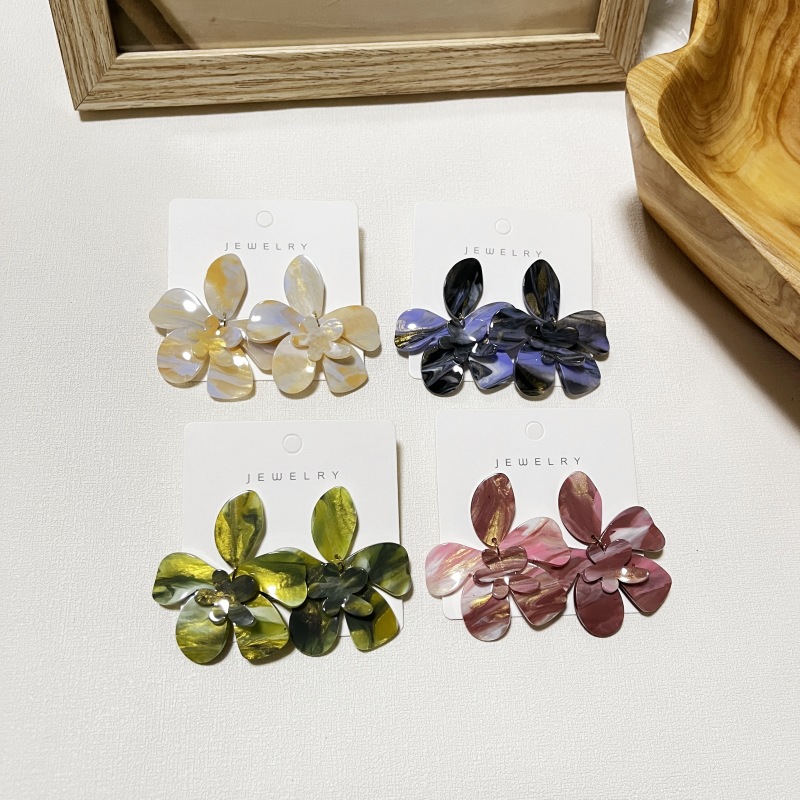1 Pair Exaggerated Sweet Flower Stoving Varnish Acetic Acid Sheets Ear Studs display picture 1
