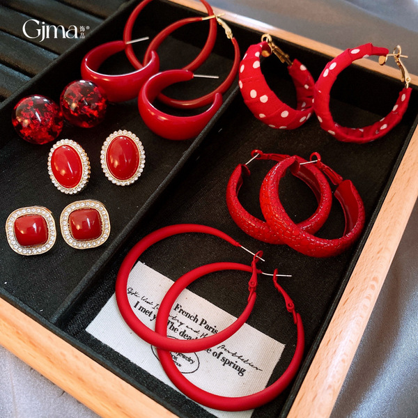 Red geometric fashionable retro earrings