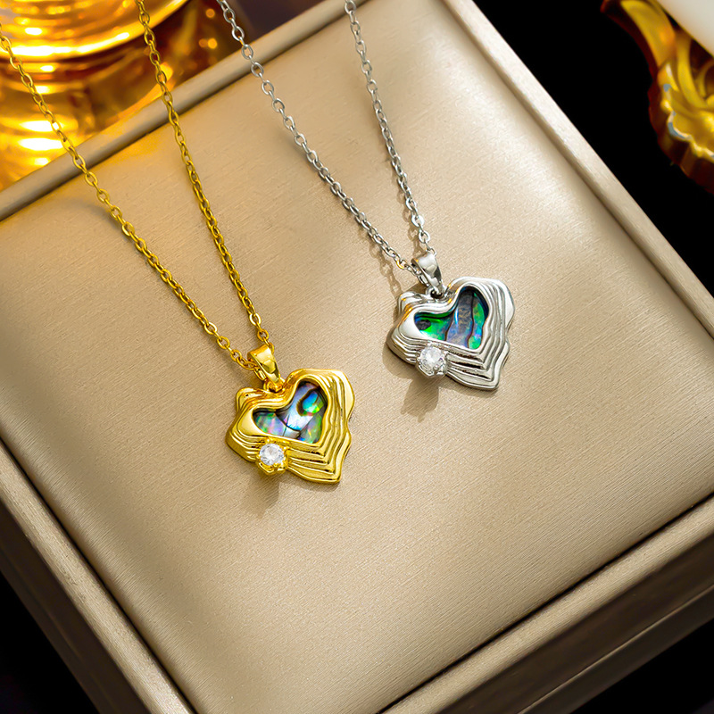 8g Weight Shell, Zircon Inlay Material Titanium Steel IG Style Simple Style Heart Shape Plating Inlay Shell Zircon Pendant Necklace