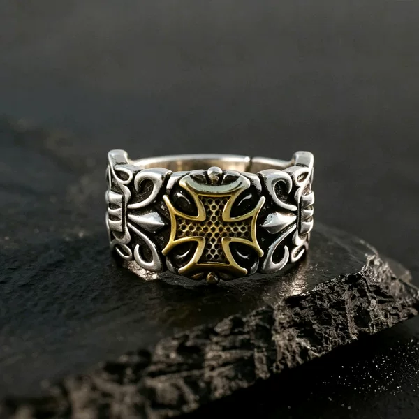 Vintage silver-plated cross ring for men, a stylish and trendy piece with a hip-hop punk aesthetic, featuring an adjustable design and a distressed finish