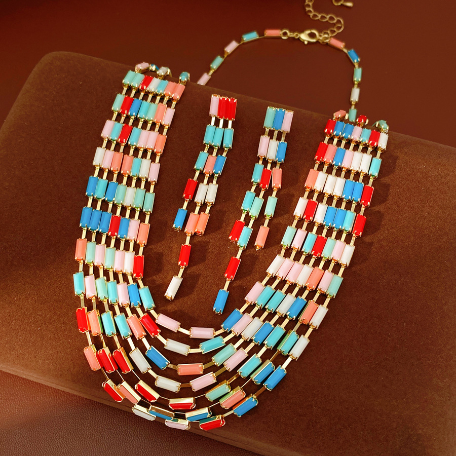 Resina rectangular de estilo europeo y americano empalmado collar de pendientes multicapa cadena de clavícula de moda lujo ligero conjunto de joyas de alta calidad