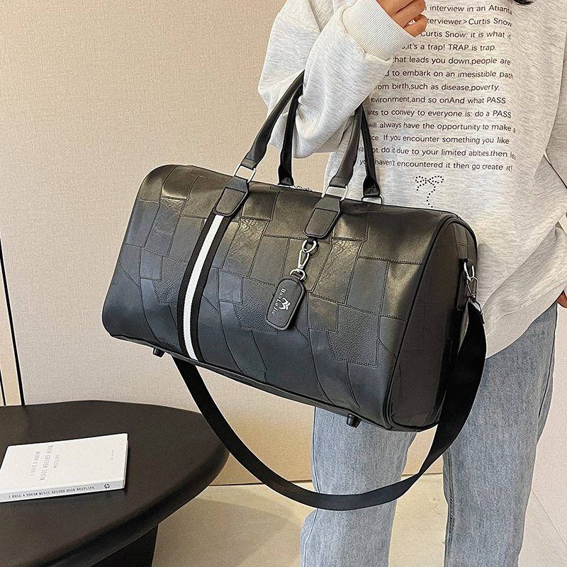 Fashionable trend capacious travel bag to go out