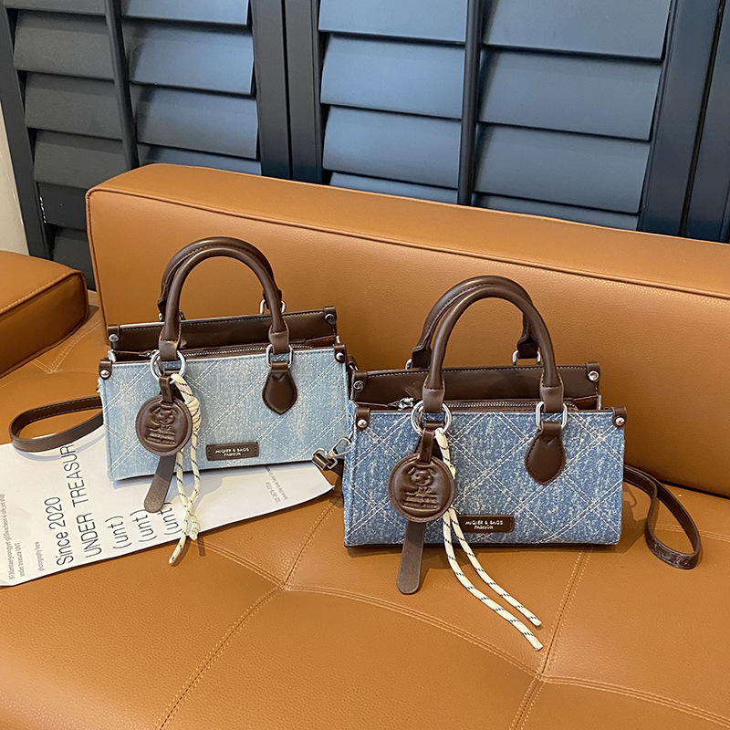 2025秋季新款质感单肩女包ins风清新斜挎包手提小方包通勤小香包