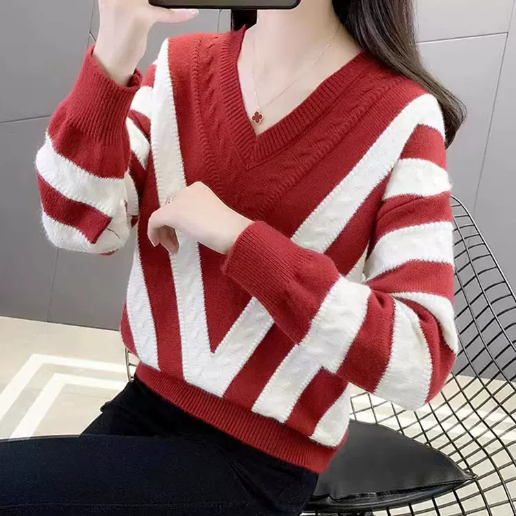 2024新款V领撞色条纹毛衣女宽松大码外穿显瘦套头针织衫女式内搭