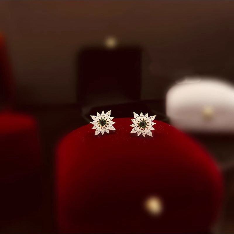 Super Shiny Exquisite Full Zirconium Sunflower Earrings for Women, Light Luxury, Fashionable and Versatile Earrings, a Gift for Besties, Drop Shipping