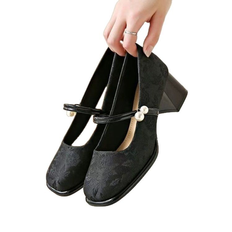 Nuevos zapatos Mary Jane chinos primavera 2025 nuevo estilo jacquard estilo nacional con falda cabeza redonda perla un solo cinturón zapatos